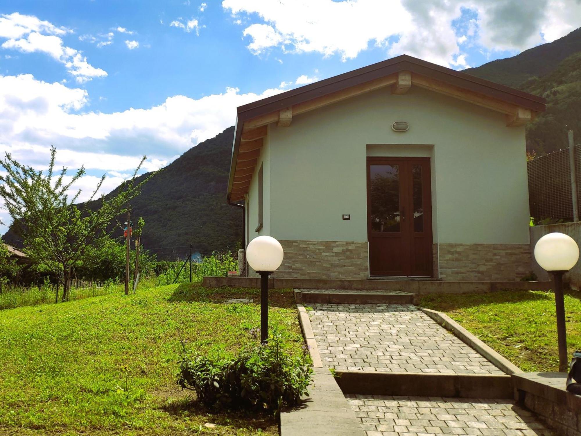Appartamento Chiaro House Colico Esterno foto
