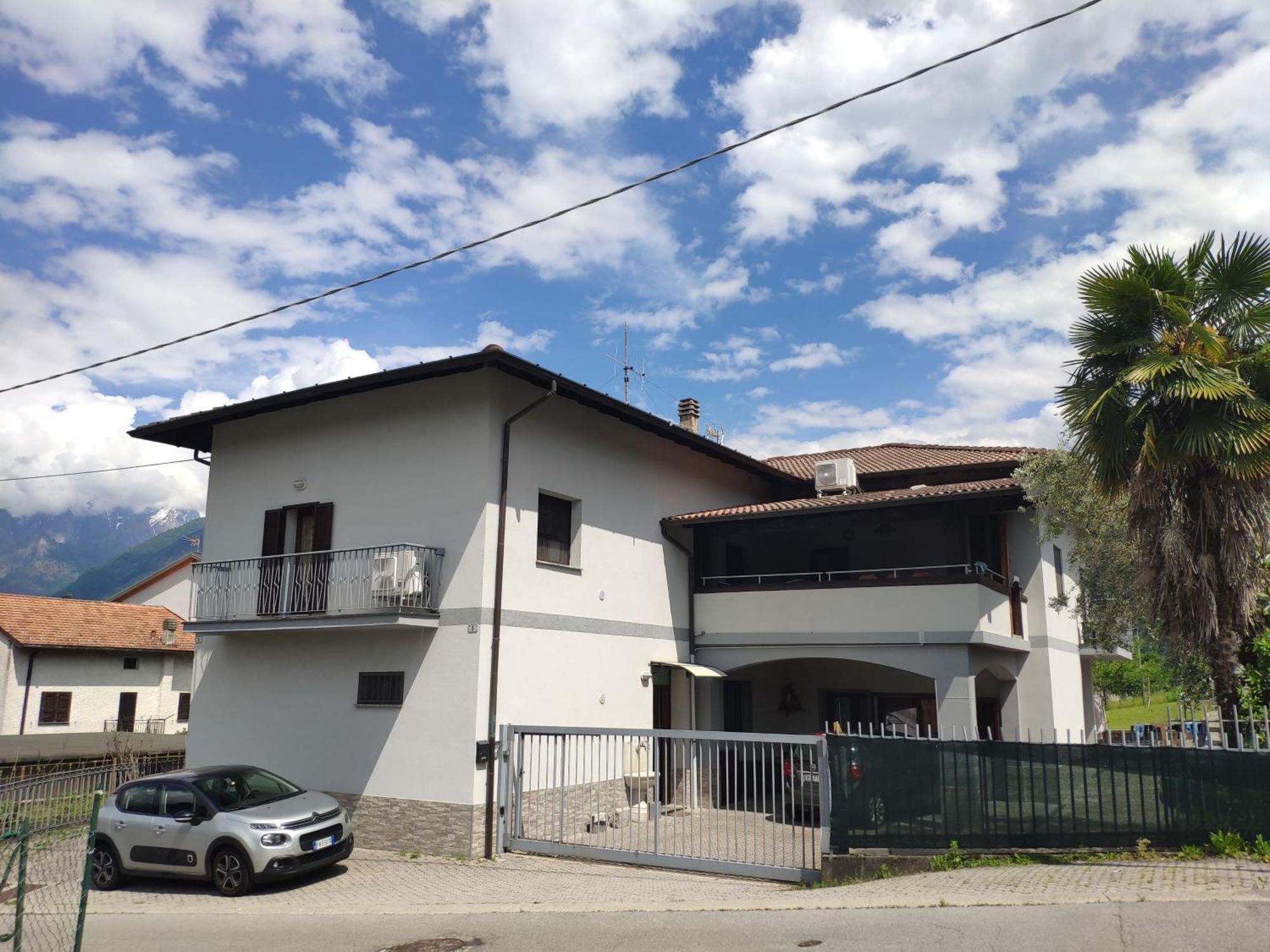 Appartamento Chiaro House Colico Esterno foto