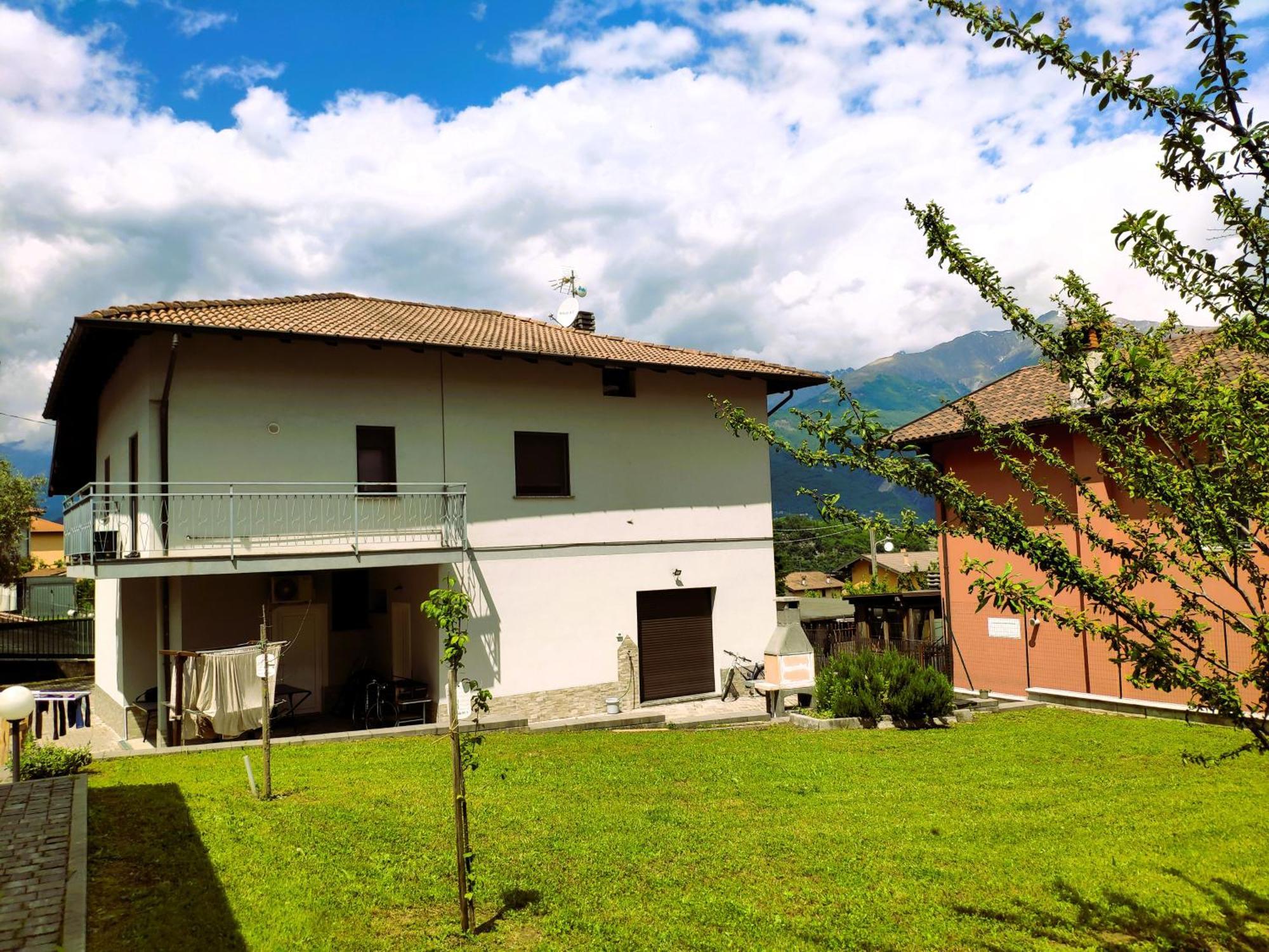 Appartamento Chiaro House Colico Esterno foto